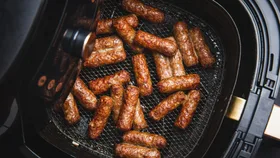 cooking little sausages in an air fryer