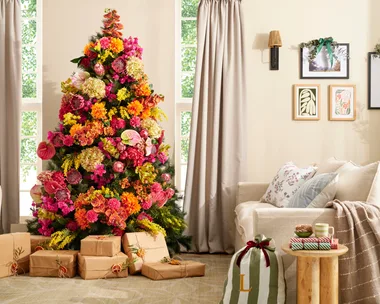BHG Editor creates a Christmas tree that’s full of festive flowers