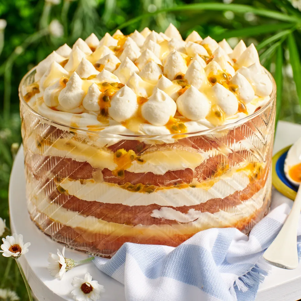 A lemon tiramisu cake in a glass dish.