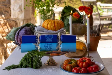 Skip jokes and paper hats, this is the best gift you could get from a Christmas cracker