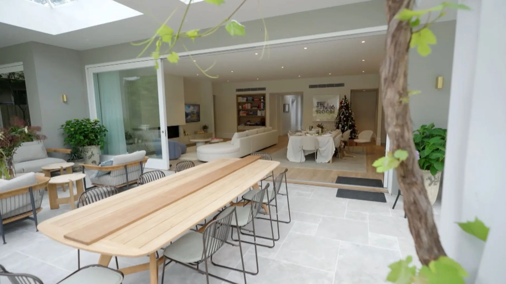 nagi's indoor ourdoor living area