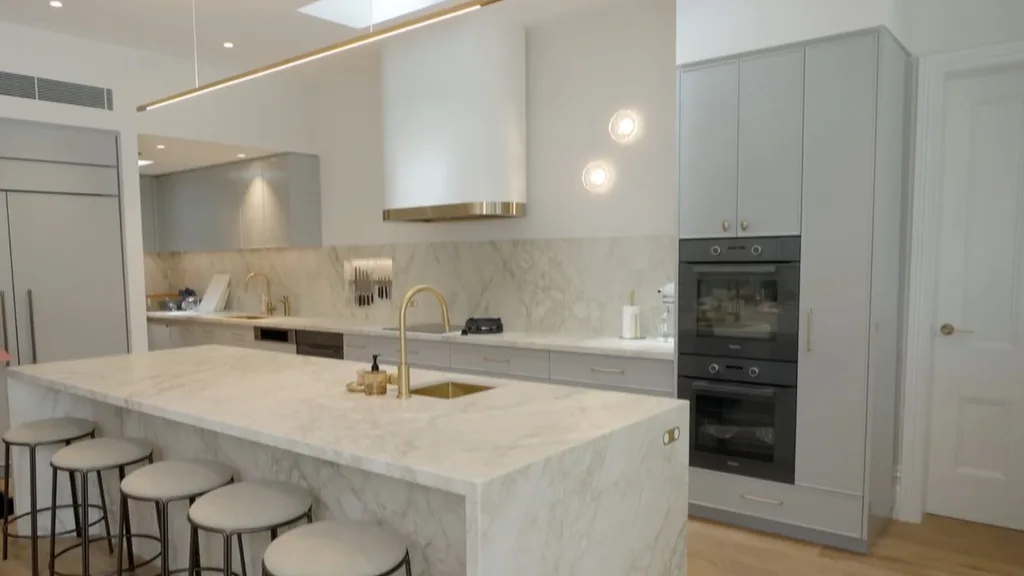 a lok at Nagi's new kitchen