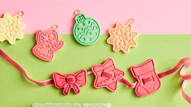9 ways to use the bonus cookie cutter sets from the Christmas issue