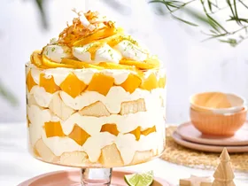 This mango trifle is the ultimate Aussie Christmas dessert