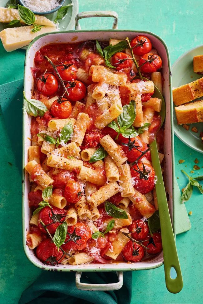 barbecue pasta tray bake
