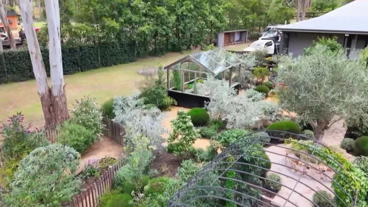 hawkesbury garden