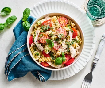 15-minute caprese chicken pasta salad for one