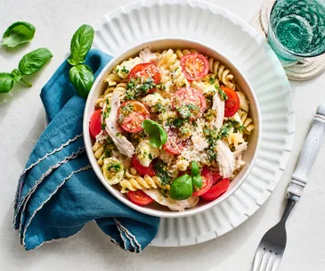 15-minute caprese chicken pasta salad for one