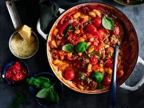 Hearty sausage and capsicum gnocchi one pot
