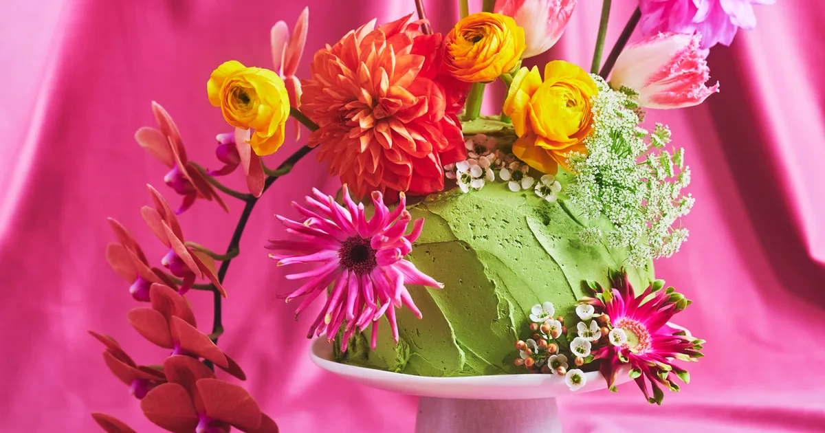 Create a floral cake masterpiece using just a storebought mud cake