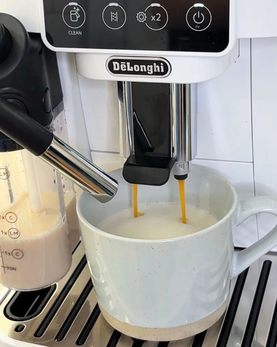 De'Longhi Magnifica Start Coffee Machine Review + Comparison Review