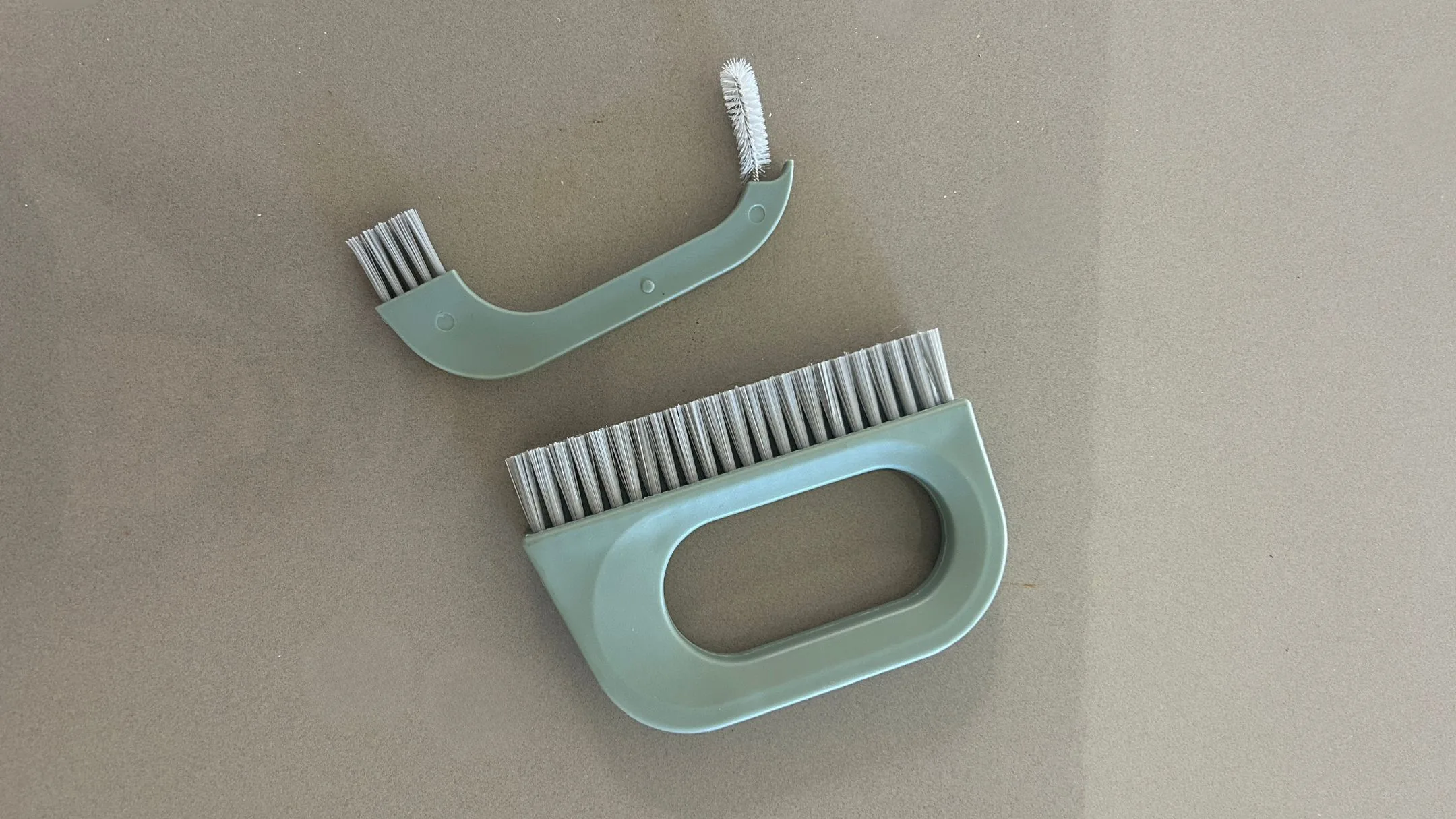 grout cleaning brush with handle
