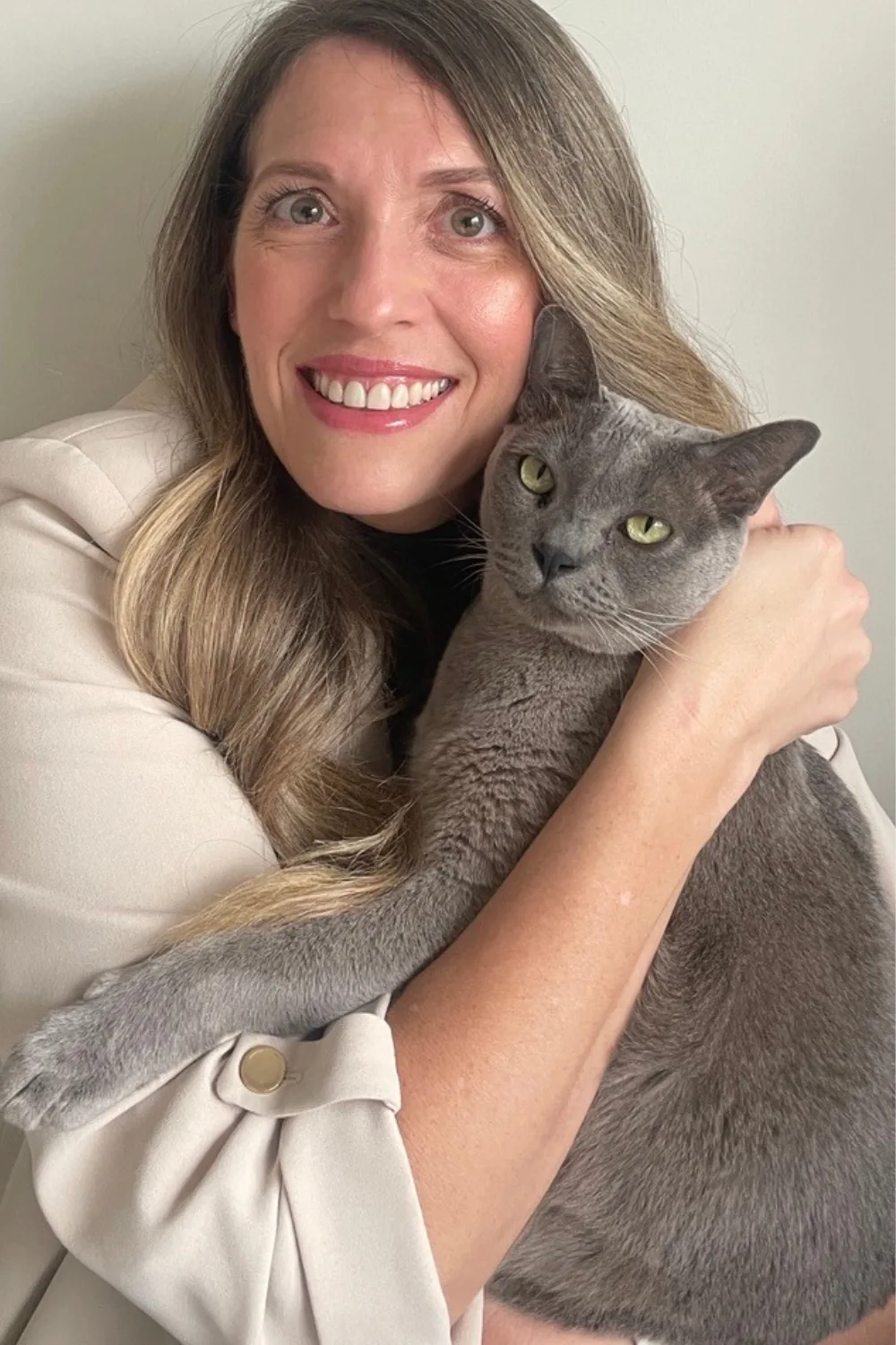 Deals Lead, Rennae Hoare and her cat Basil. Rennae used a Pet Circle discount code and auto delivery to save on cat food and litter.
