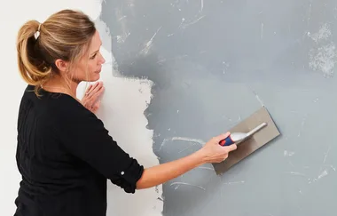 How to paint a concrete-look wall