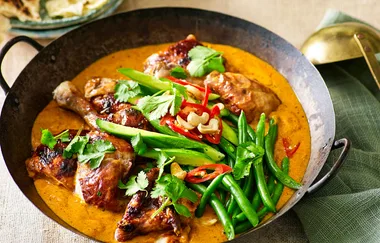 Chicken curry with beans and cashews