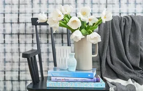 How to hang wallpaper for an instant wall glam up