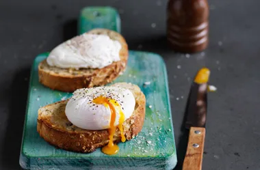 How to poach an egg