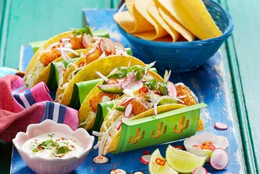Crispy salmon tacos with lime yoghurt