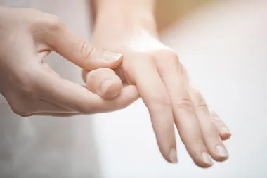 5 ways you can alleviate arthritis pain in your hands