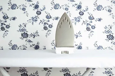 Mum’s 5-minute hack for cleaning burnt residue off your iron