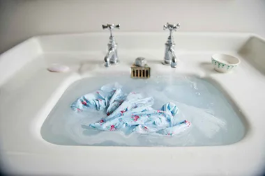 How to wash clothes by hand