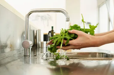 5 new ways to banish that stink in your kitchen sink