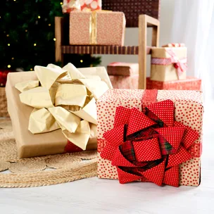 DIY fabric Christmas bow