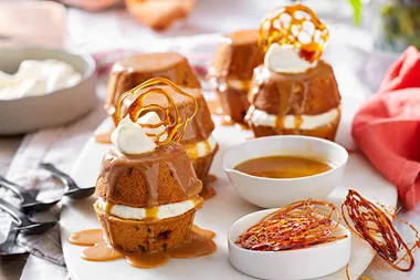 Banana caramel cakes