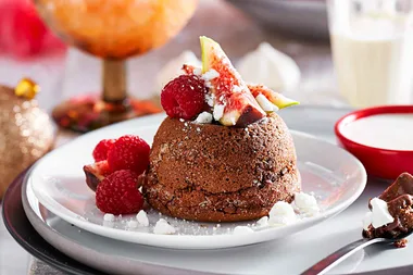 Chocolate lava puddings with figs, raspberries and meringue