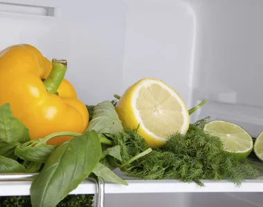 10 brilliant life hacks using lemons