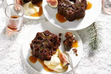 Coffee and fig fruit cakes