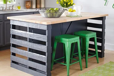 Build a pallet island bench