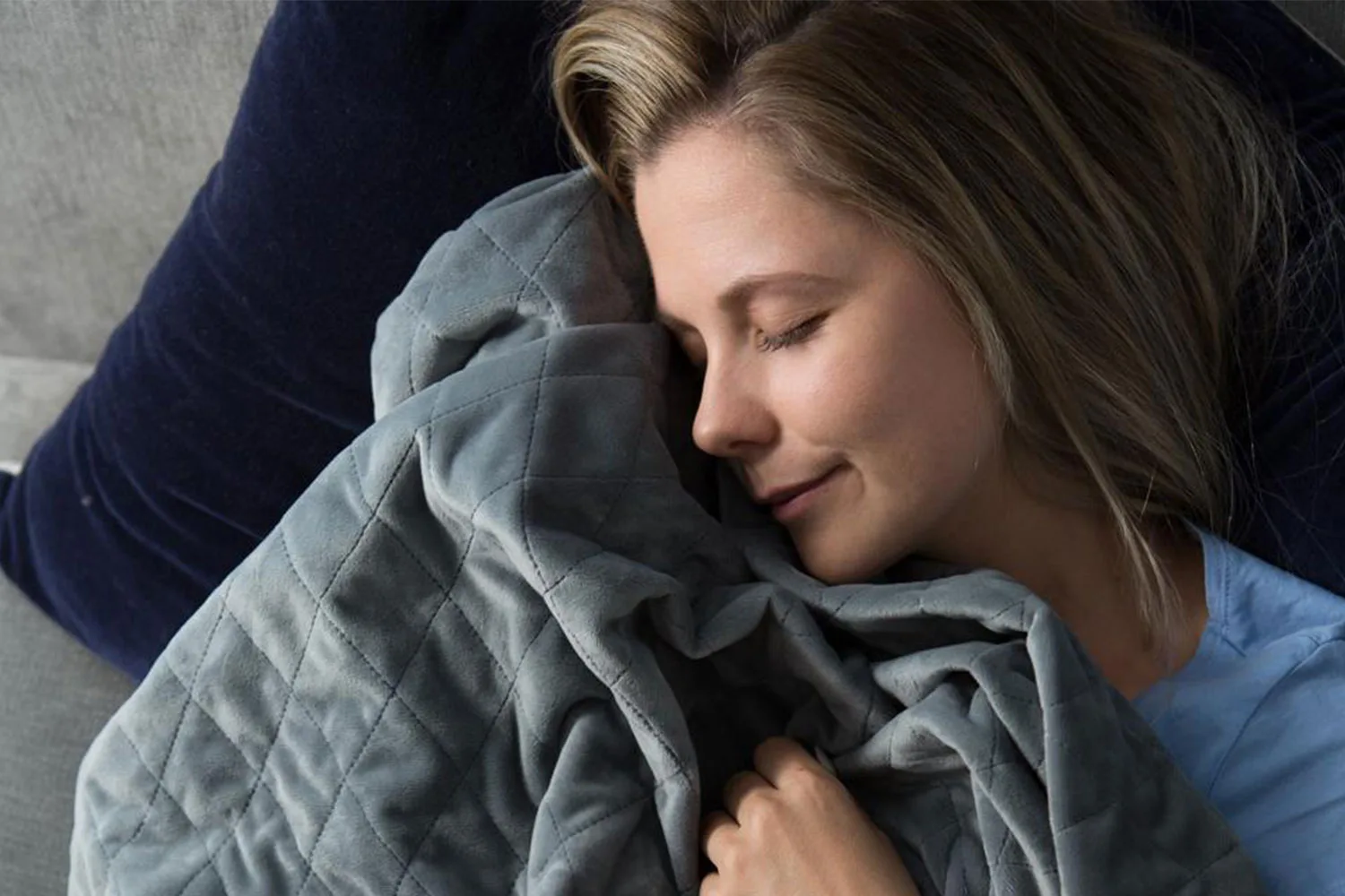 This blanket can help reduce anxiety and insomnia