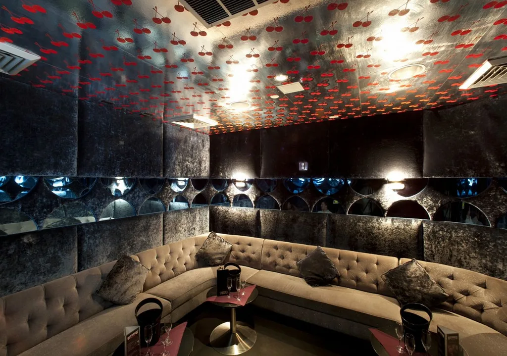 Cherry scratch and sniff wallpaper on ceiling