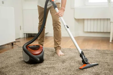 Dad’s genius method for cleaning rugs