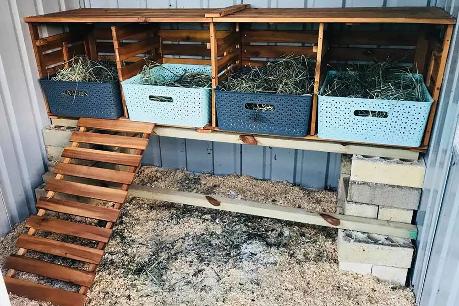 DIY chicken nesting box