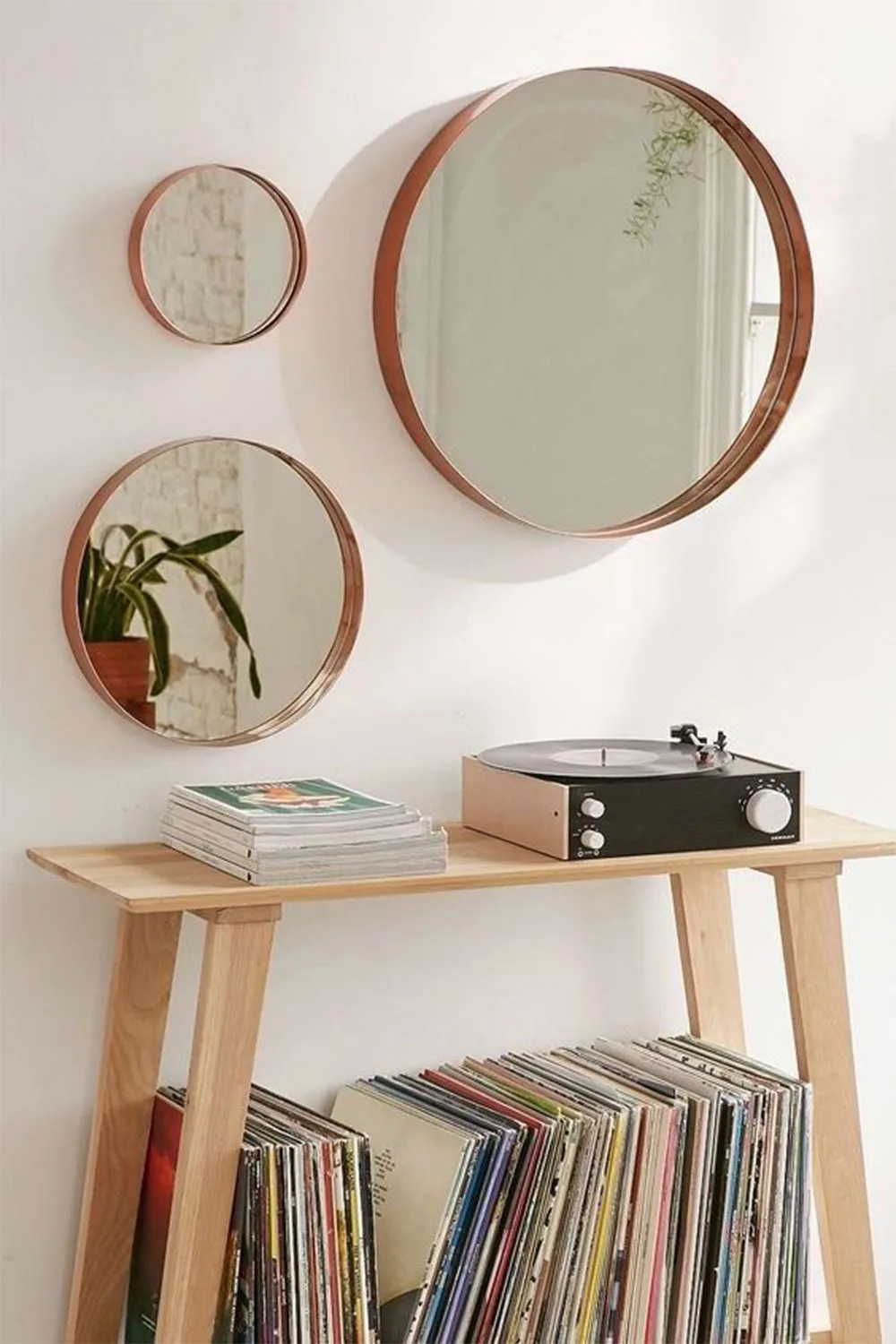 Mirror wall