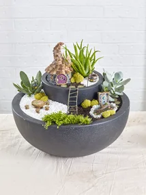 Miniature garden DIY: Wacky house on the hill