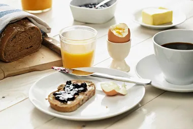 The surprising beverage you should never drink on an empty stomach