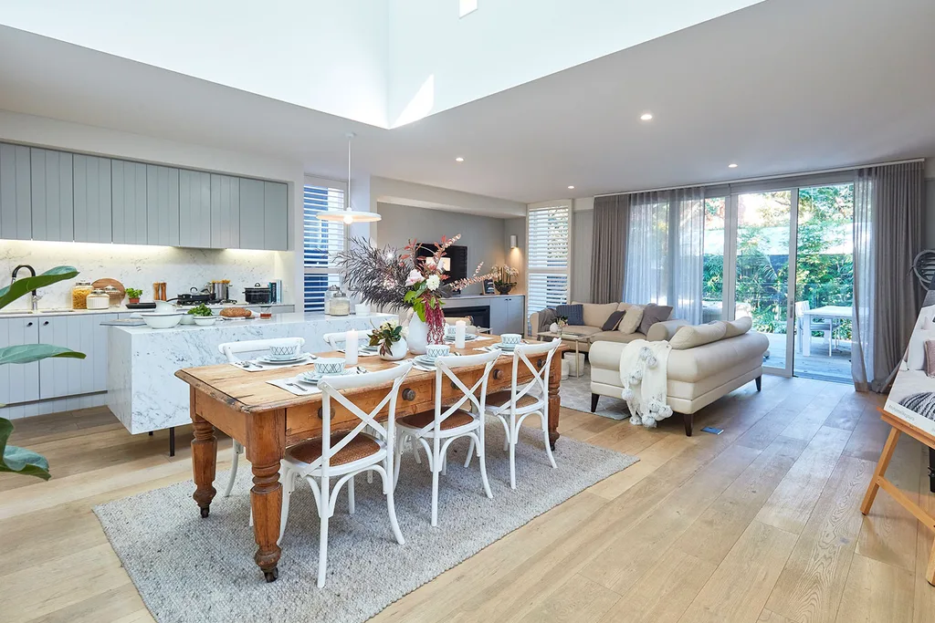 Big W dining room and kitchen