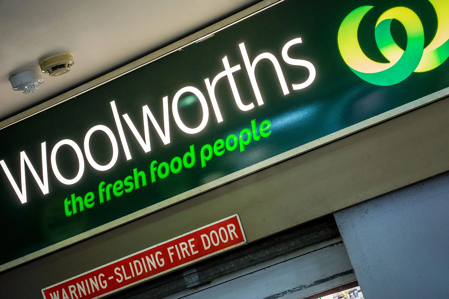 Woolies backflips on plastic bag ban