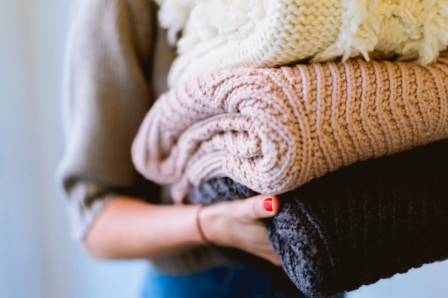 knits in a pile
