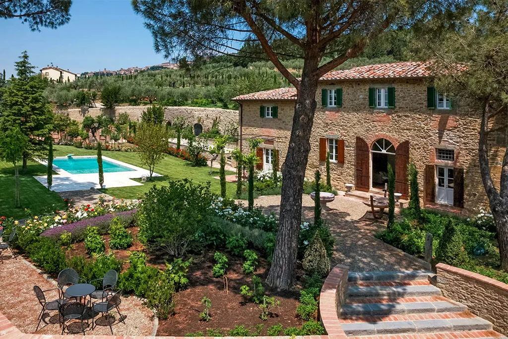Villa Laura grounds