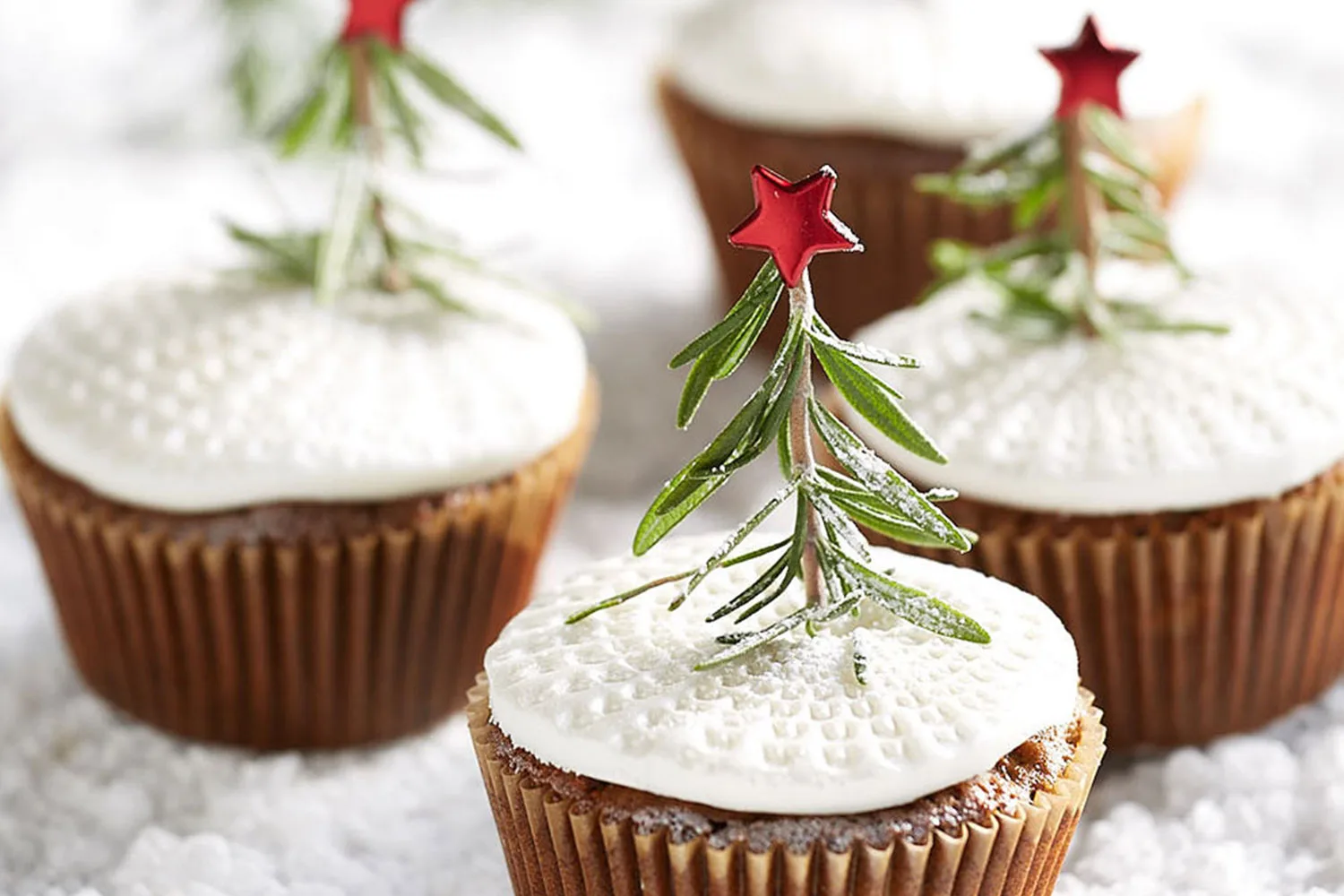 How to throw the best Christmas in July party