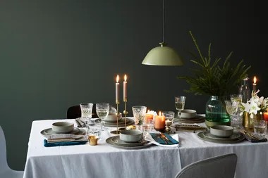 How to set your table like a dinner party pro