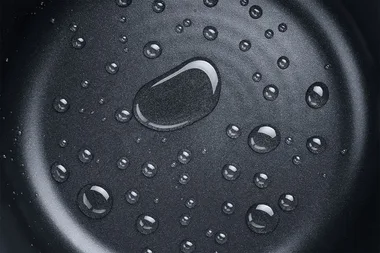 How to clean a non-stick pan