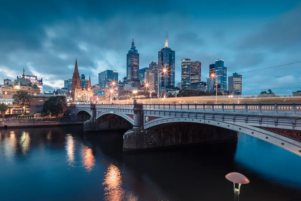 Melbourne, Australia, bridge over river