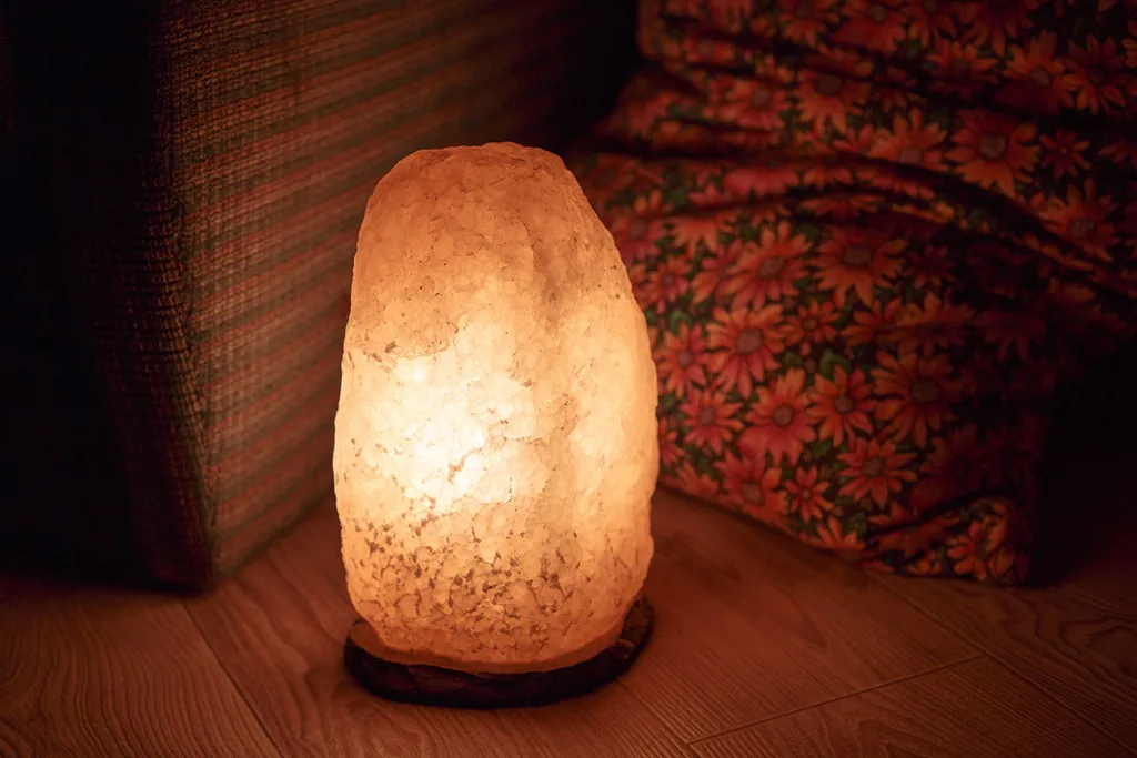 himalayan salt lamp turned on