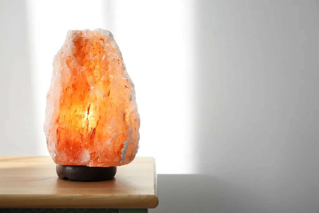 himalayan salt lamp on bench top