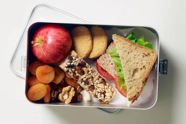 7 healthy lunch suggestions that will beat the afternoon slump